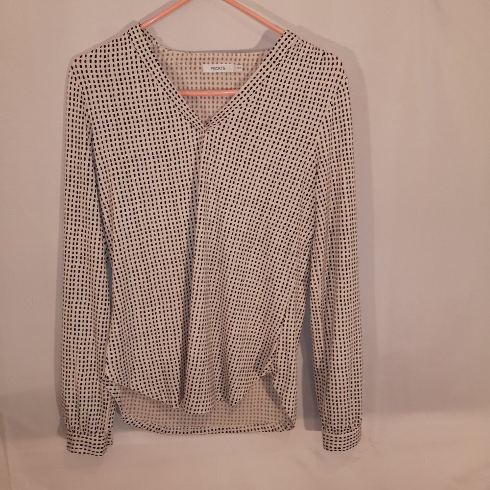 Ricki's Ladies Size Small Off White w/ Black Dots Long Sleeve V-neck Blouse